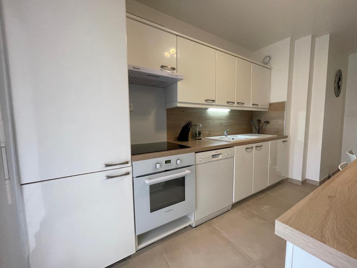 Domaine D'Ahmosis, modern 2 bedrooms refurbished apartment, f3 moderne fraichement rénové Le Cannet Esterno foto