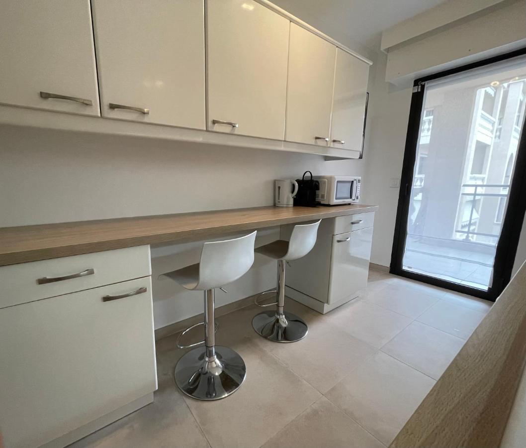 Domaine D'Ahmosis, modern 2 bedrooms refurbished apartment, f3 moderne fraichement rénové Le Cannet Esterno foto